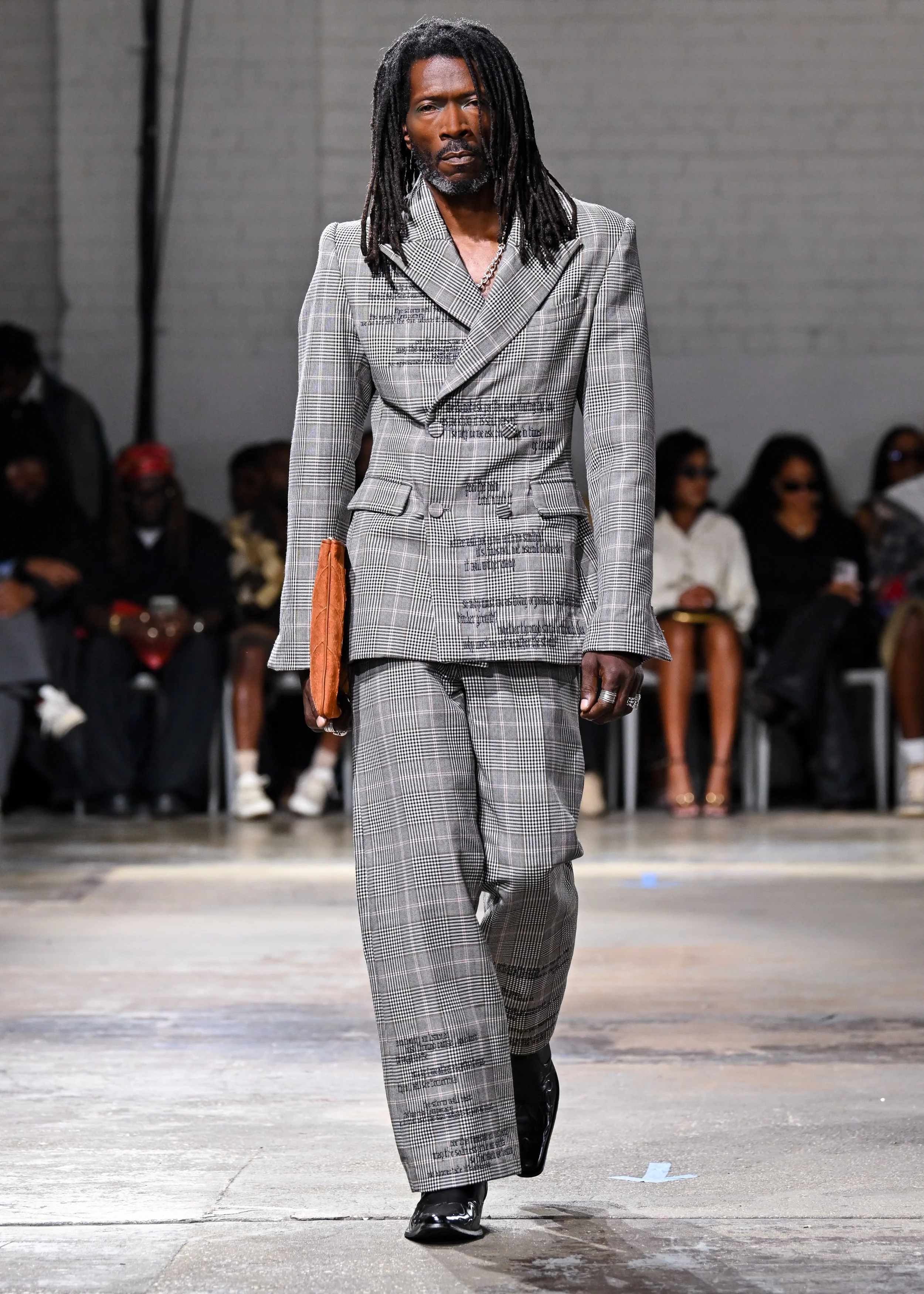 LOOK 11.jpg