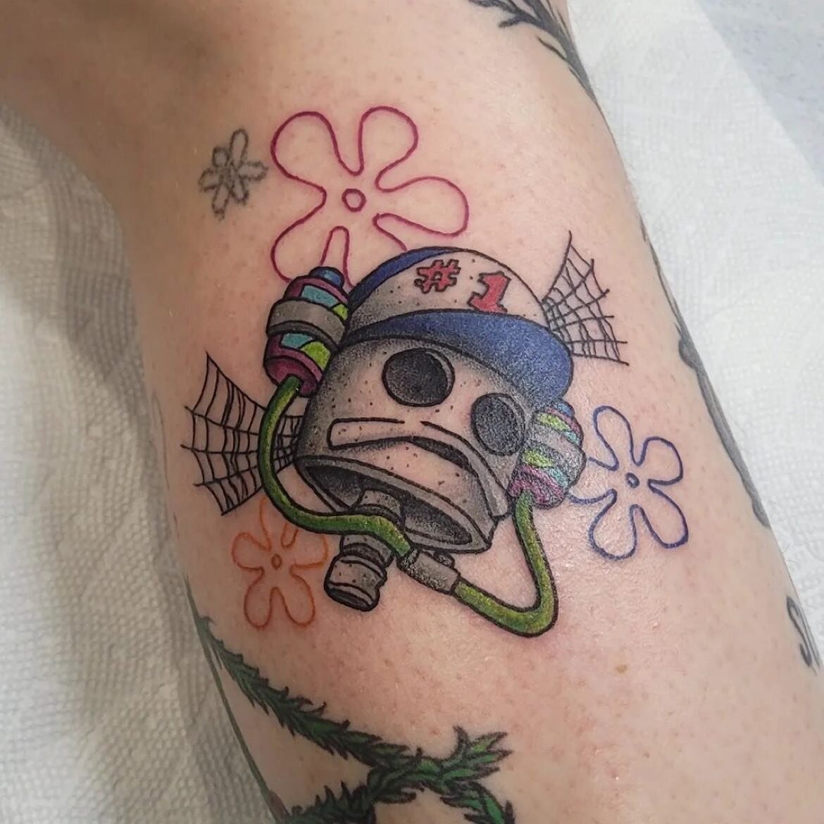 Tattooed by @linds_and_needles

To request an appointment with Lindsey, click the link in our bio or go to mesmertattoo.com/lindsey for her rates, availability &amp; booking info