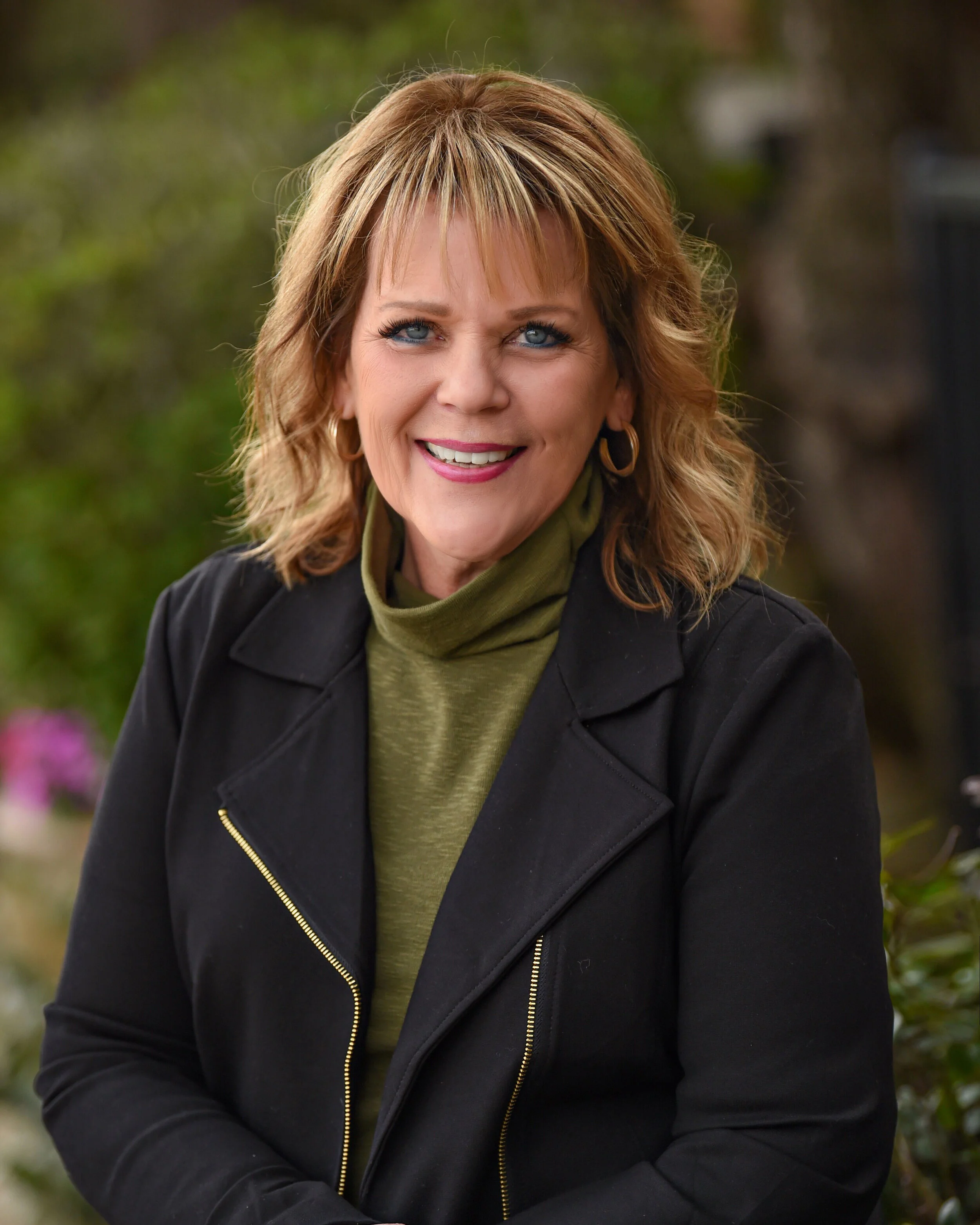 Nadine Lowe Joins RE/MAX Gold