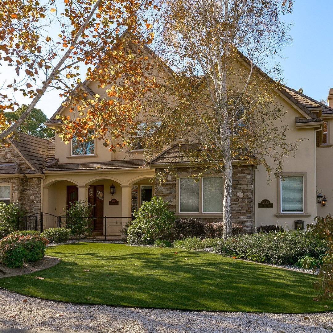 Sierra Oaks Storybook Charmer! Whimsical paver pathway leads you in to this custom French Country home, built in 2006. Entertainers&rsquo; dream w/20' Foyer &amp; Great Room ceilings, 10&quot; crown molding &amp; natural finished 3/4&quot; Walnut flo