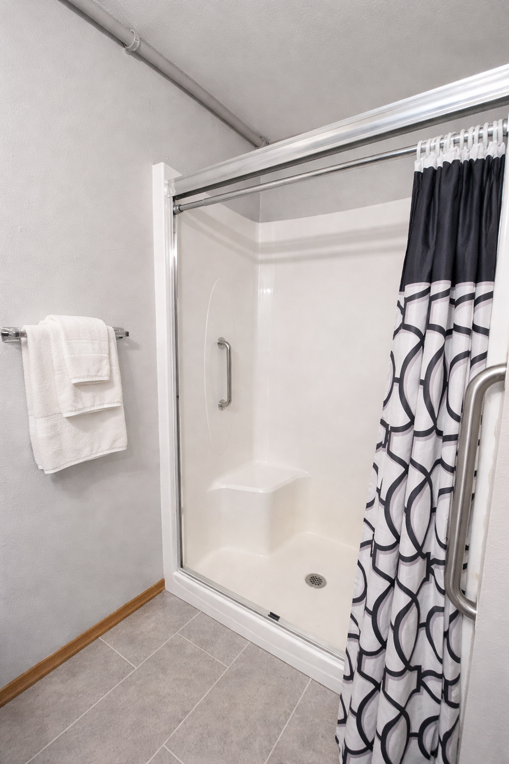 Kadie Glen Shower.png