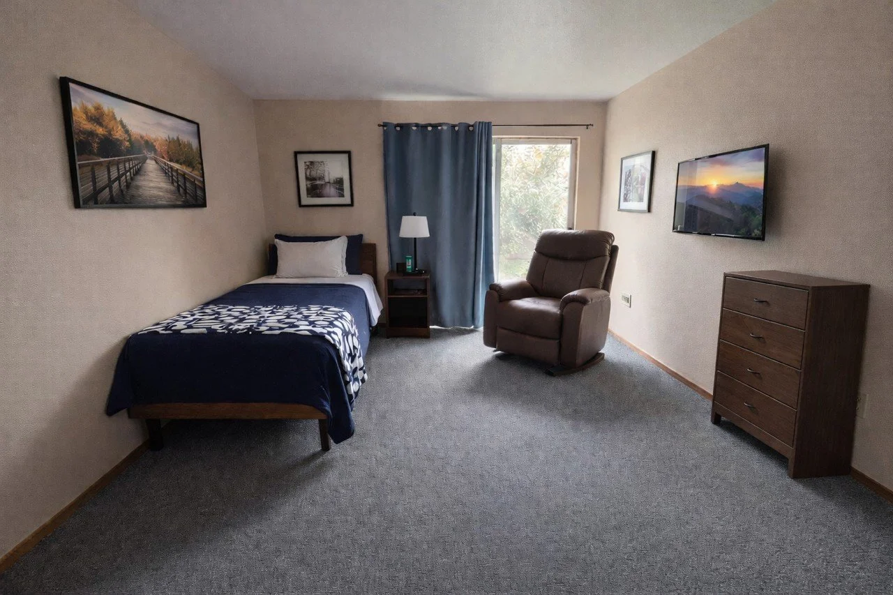 Kadie Glen Bedroom Picture.jpg