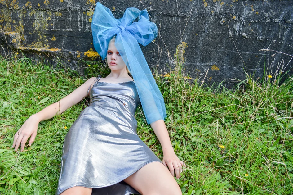 blue bow1.jpg