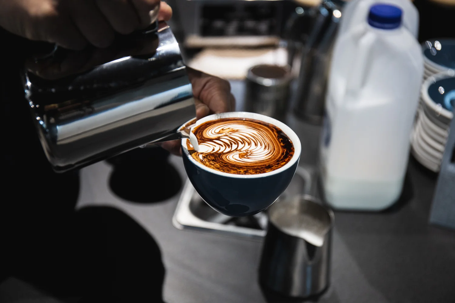 На какой поверхности рисуют баристы ответ