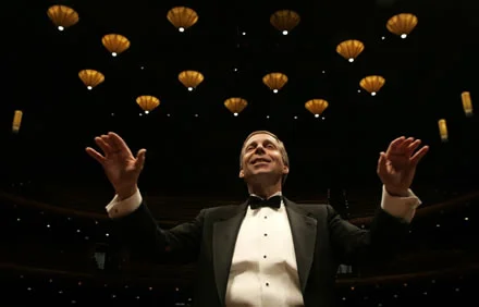 larry_conducting.jpg