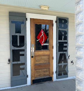 NOLA: Happy Hour at Tough Break Loser's Lounge