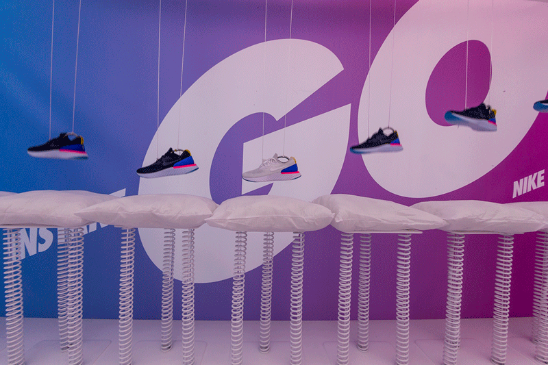 Sneaker-wall-Gif_01.gif