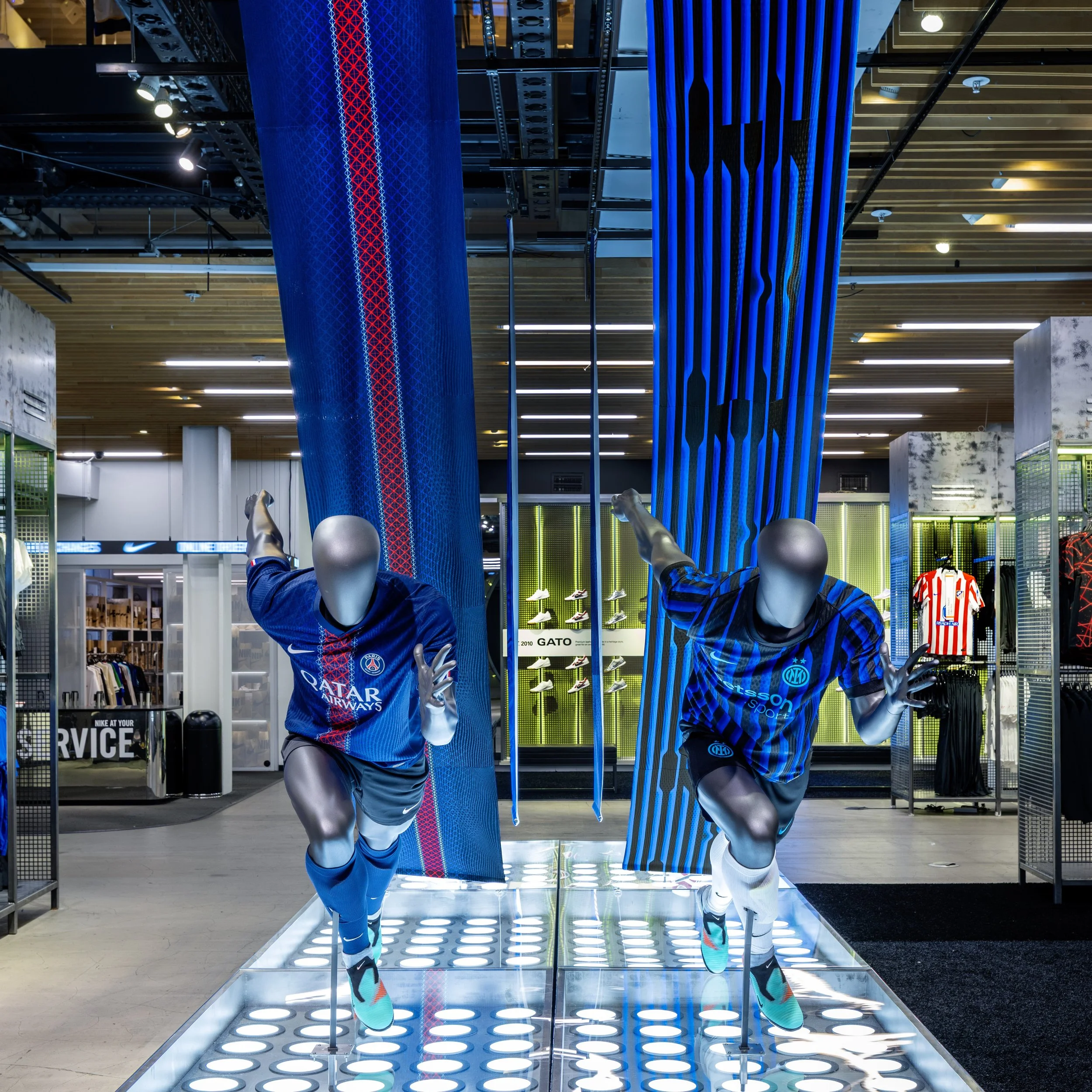 Custom Store Fixtures