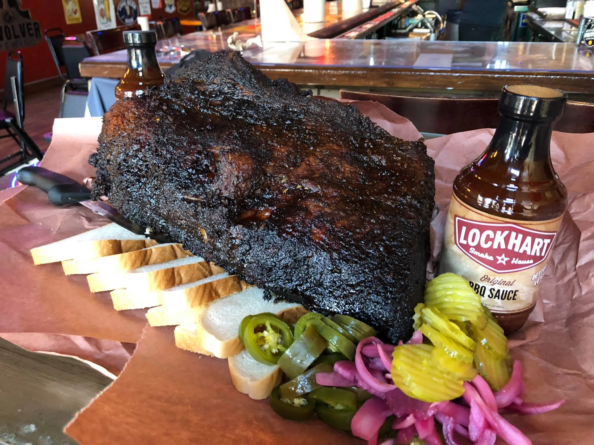 When in Texas, do as the Texans do. (Photo: Lockhart Smokehouse/Facebook )