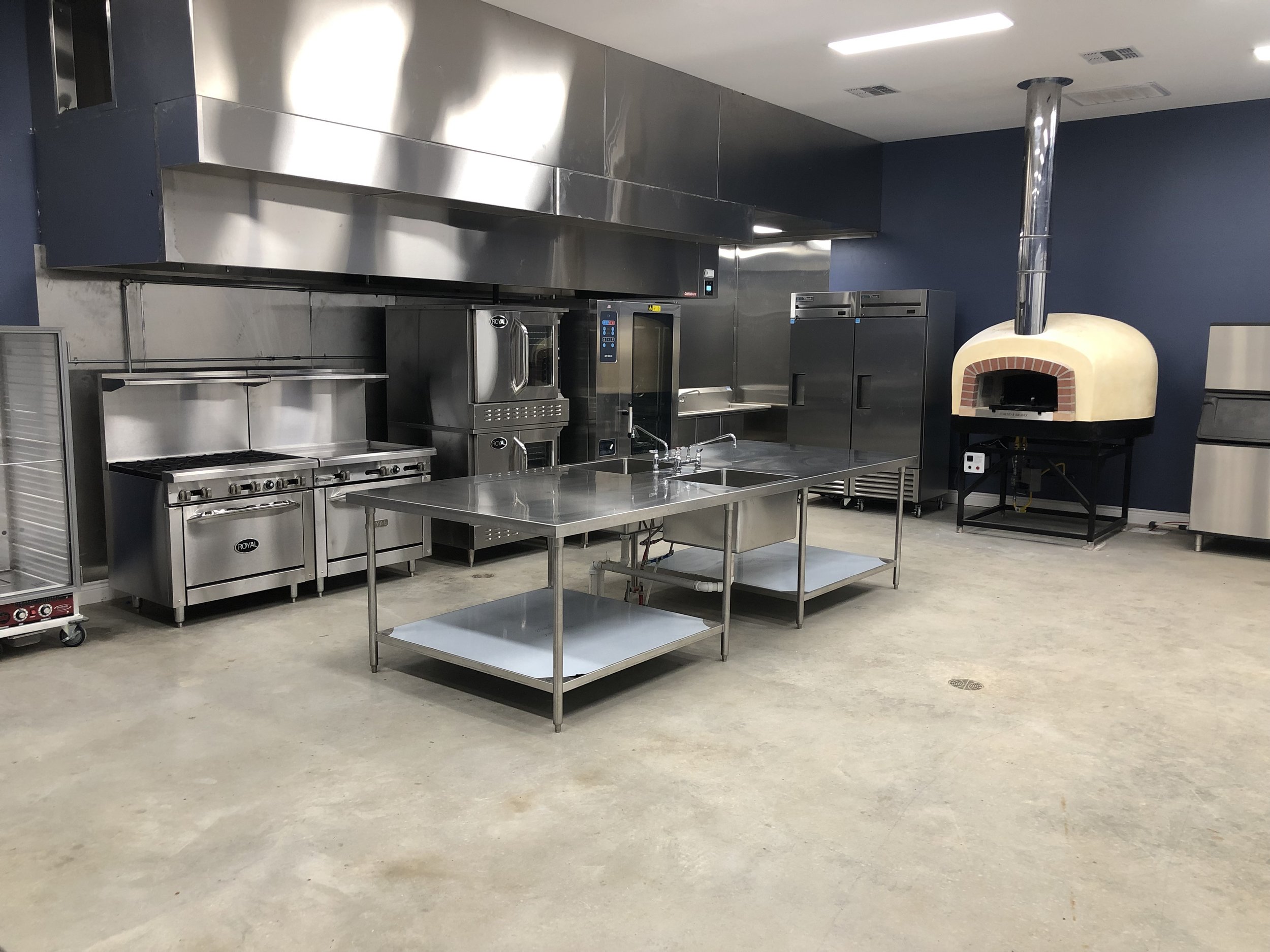 FarmResort Commercial Kitchen w:Pizza Oven.jpg