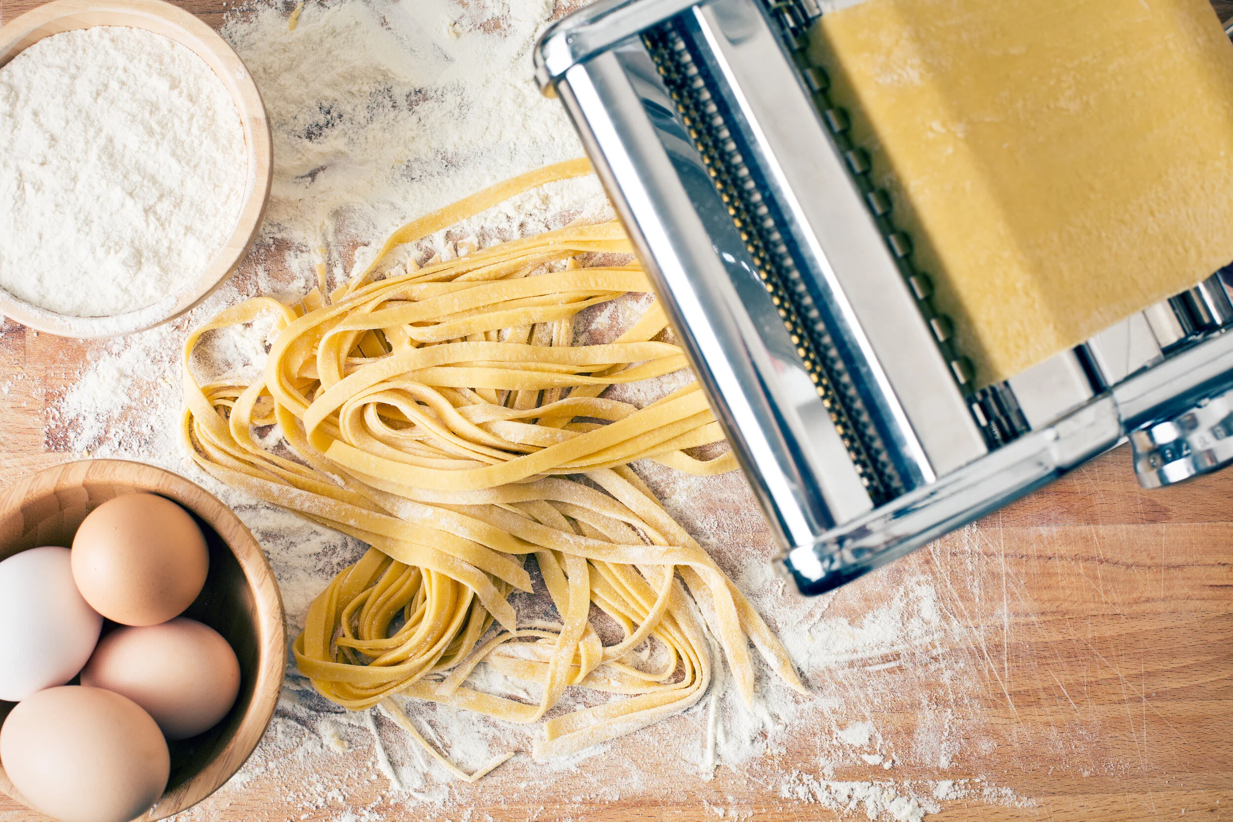 fresh-pasta-and-pasta-machine-607271928_3869x2579.jpeg