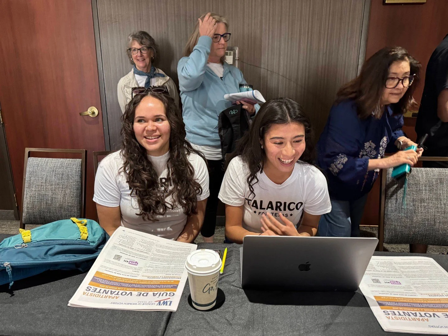 New to Common Power or need a refresher? Learn the CoPo way on how we approach fieldwork, navigate door knocking, and plug into upcoming opportunities through our weekly volunteer trainings.

RSVP to our 101, 102, and 103 training sessions with the l