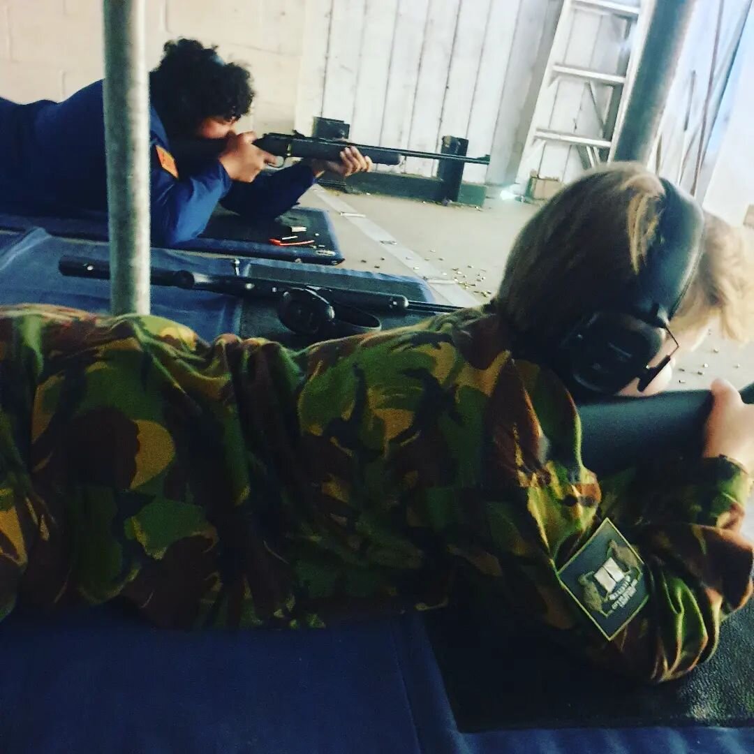 19 SQN and @cityofaucklandcadetunit spent the day together on the range working on our marksmanship.
Well done to CDT Romaniuk (19 SQN) who had the highest score of the day with 69 and to CDT Touchette (CACU) who had the biggest improvement in their 