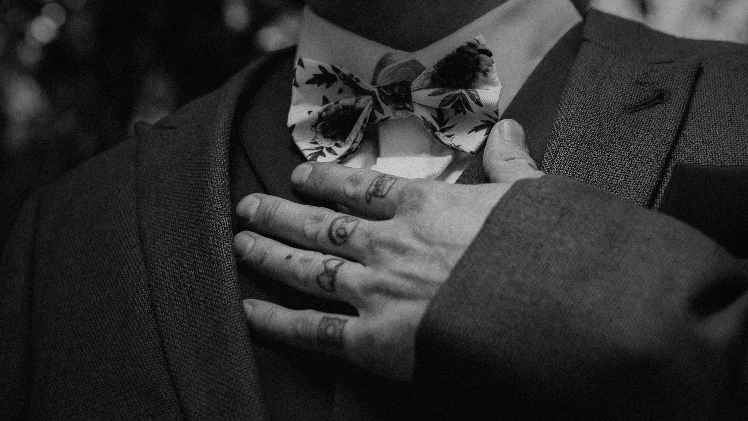 Alternative & non-traditional wedding photography. Blue Mountains, Sydney, Melbourne, TAS & Perth elopements. Destination weddings. Vegan wedding & elopement photographers
