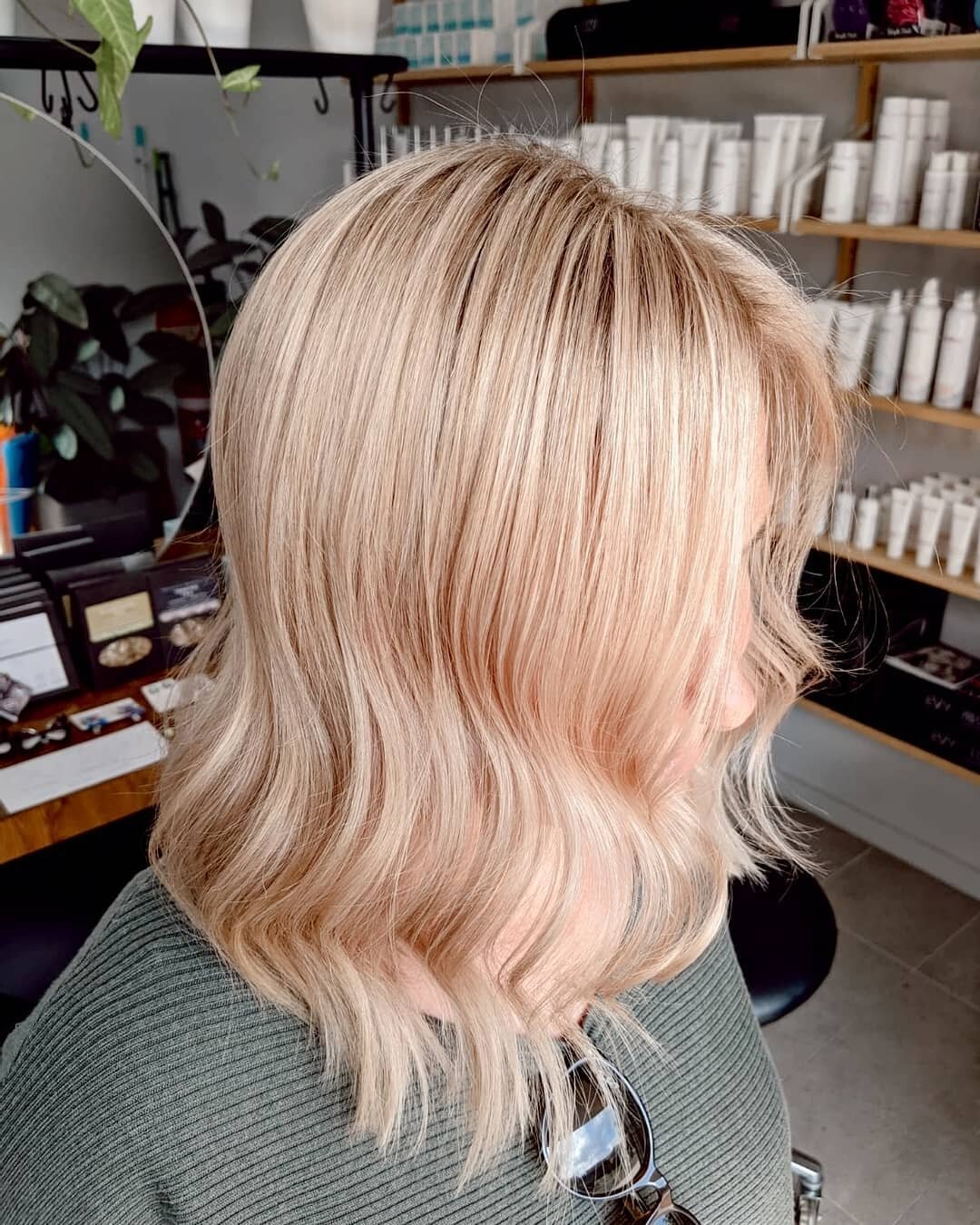 We love seeing new faces in the salon. 
​
​Welcome to the beautiful Simone. Loving her fresh blonde hair&nbsp;😍