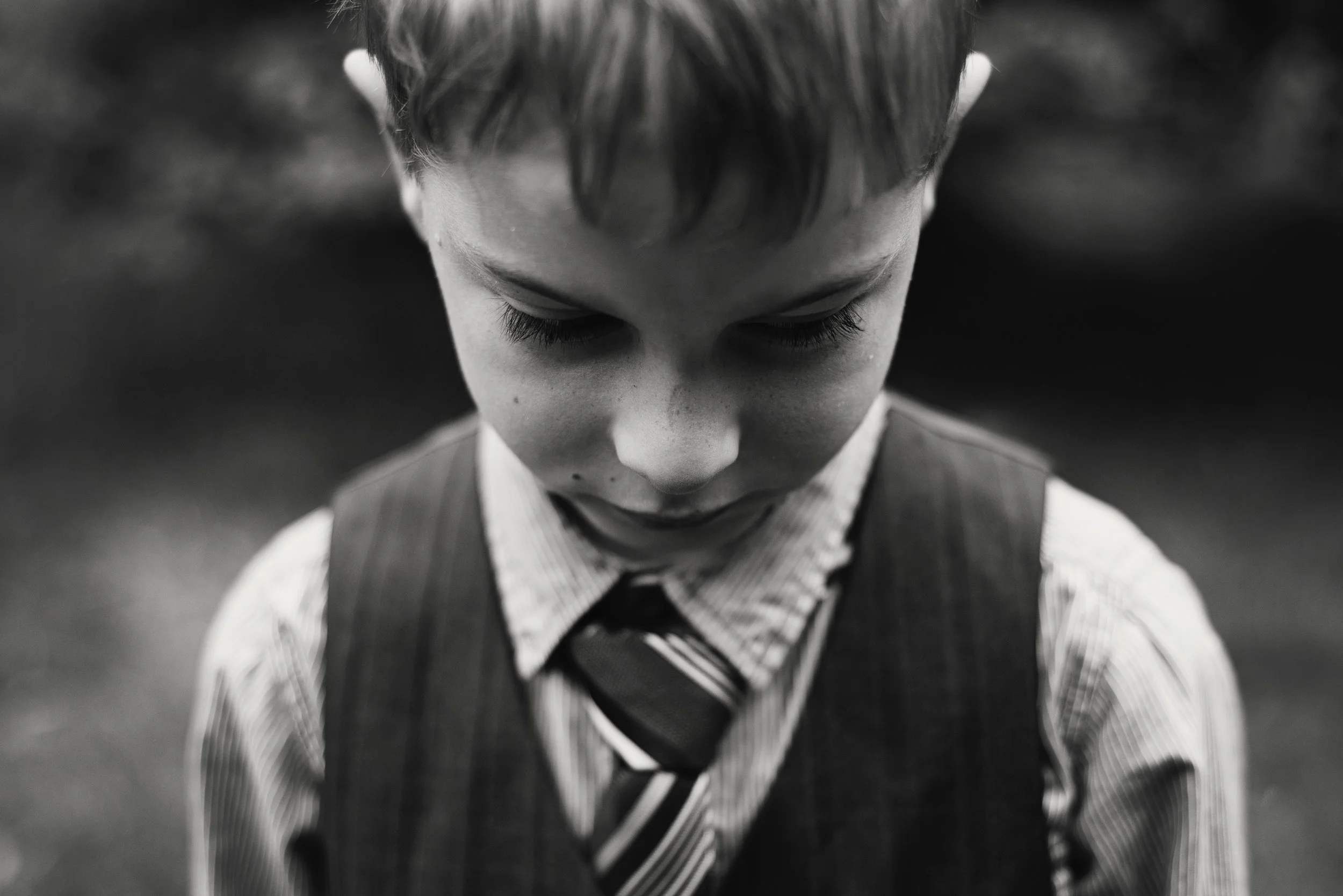 alone-black-and-white-blur-568017.jpg