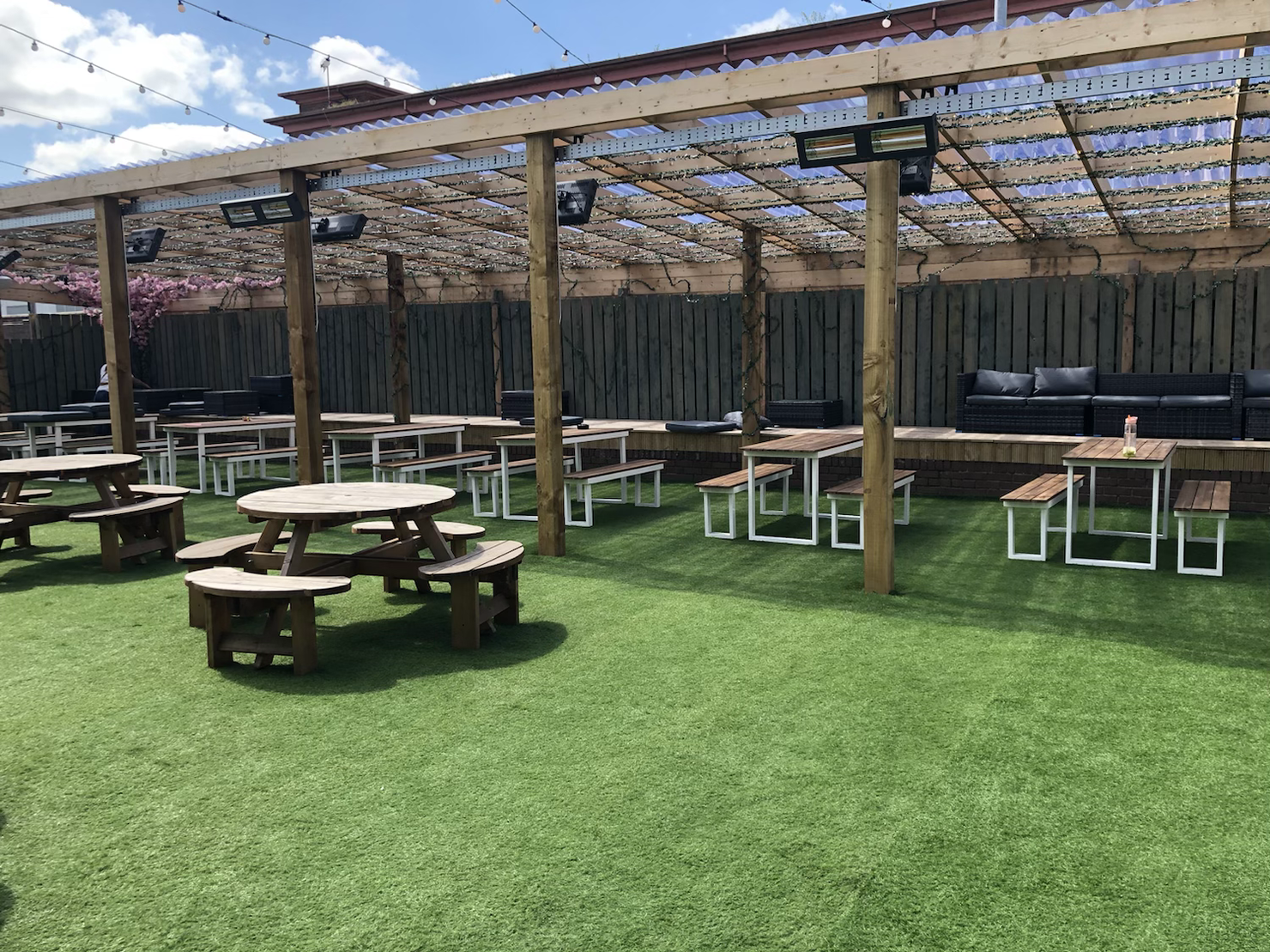 Glasgow's Best Kept Secret : How family restaurant “The Unit” is keeping communities well-fed