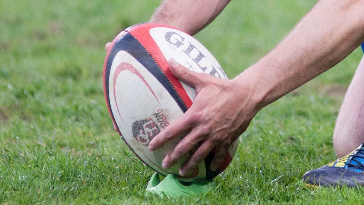 Warriors pay tribute to Weir despite overwhelming defeat 