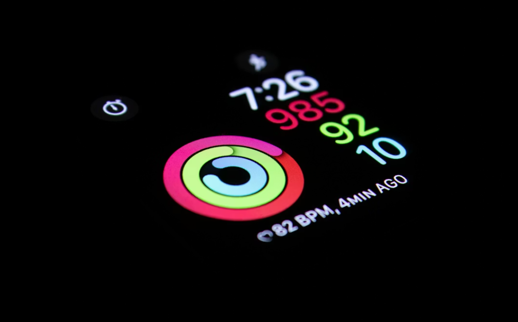 Technology: A contribution or a crippling for fitness? 