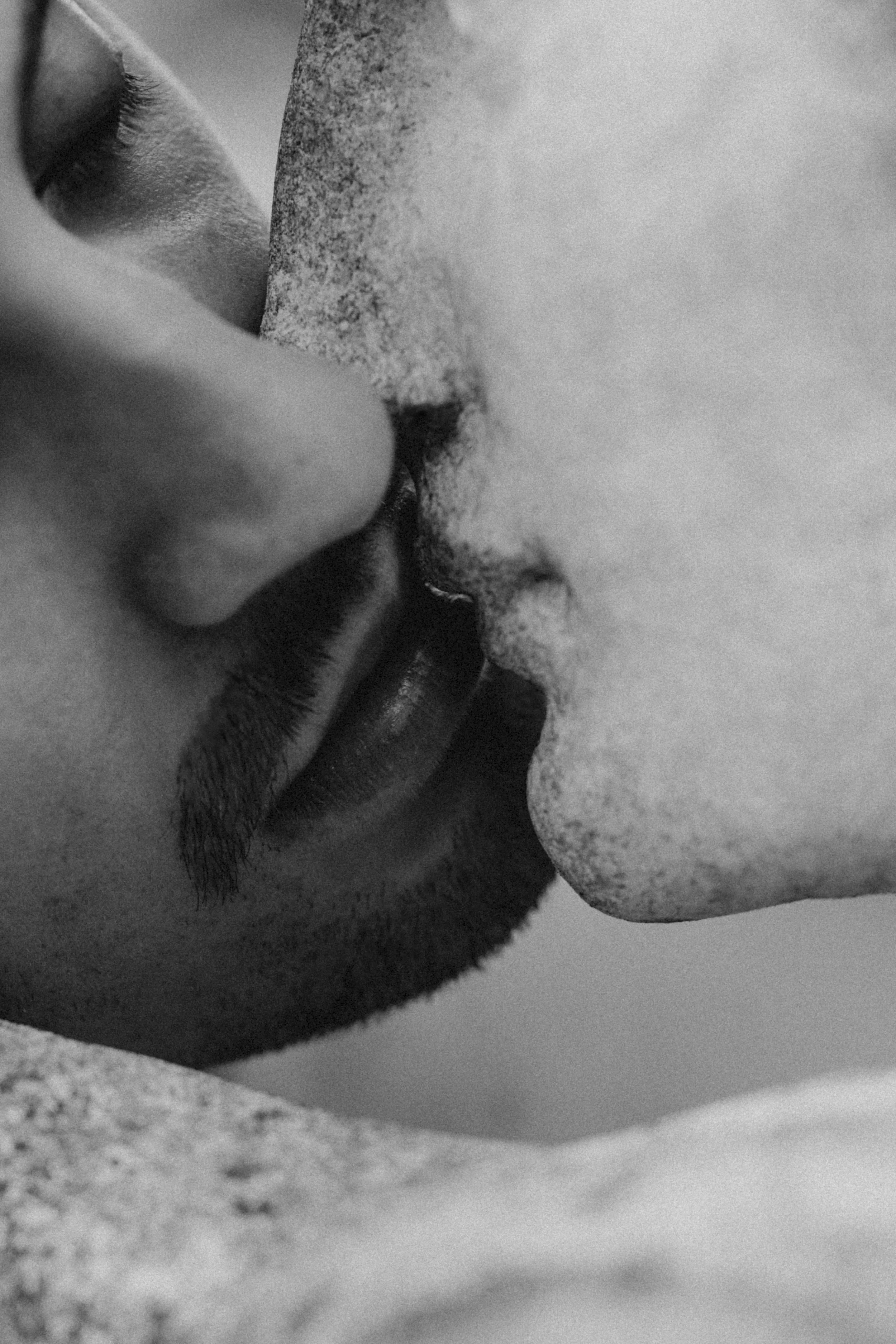 kiss1.jpg