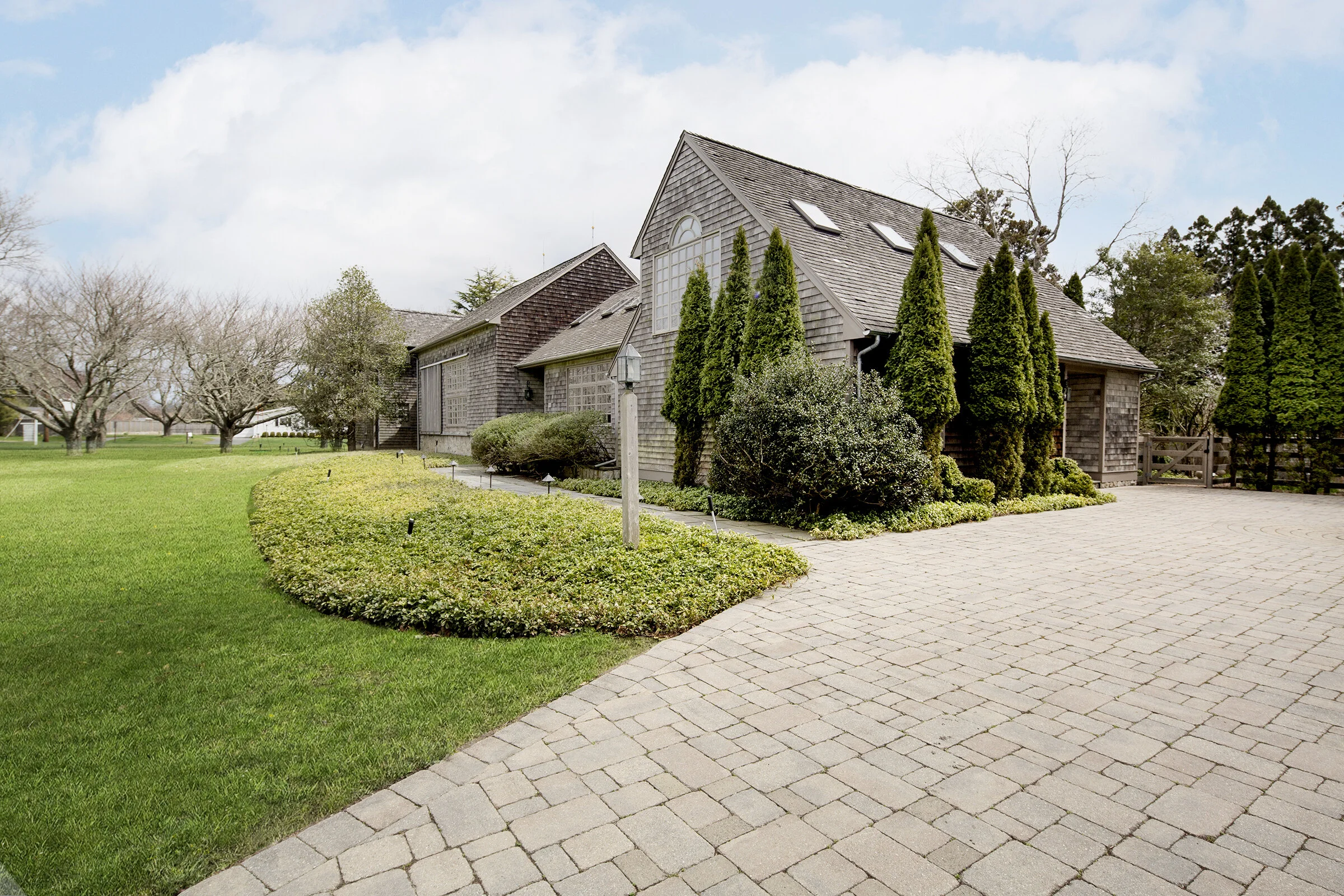 Hamptons Realty Associates