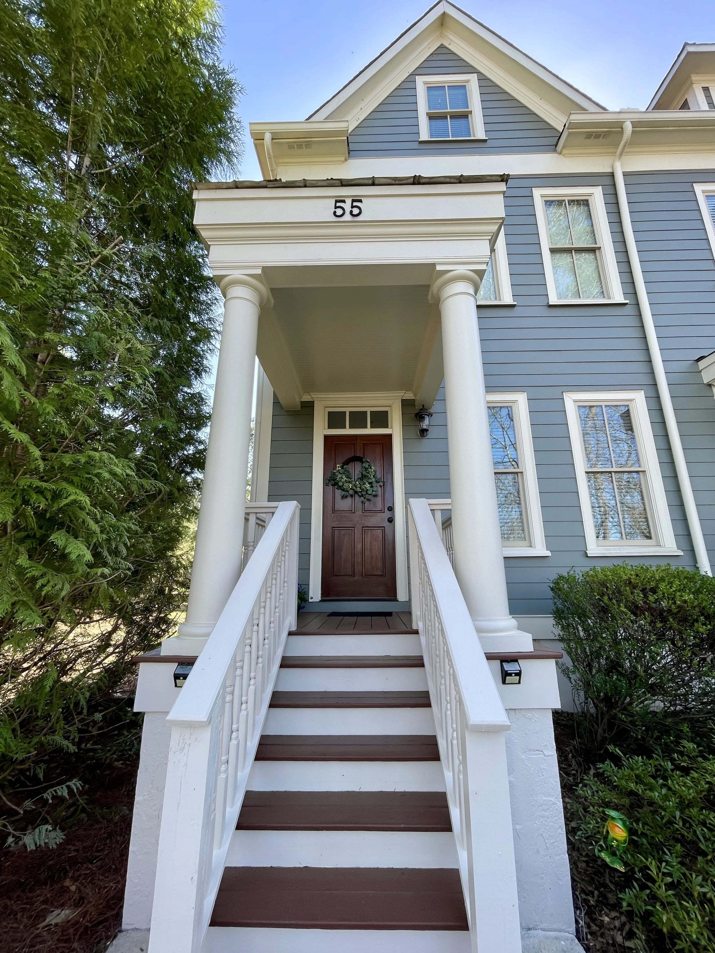 SOLD! WELL MAINTAINED 3 BEDROOM 2.5 BATH TOWNHOME IN OAK GROVE!