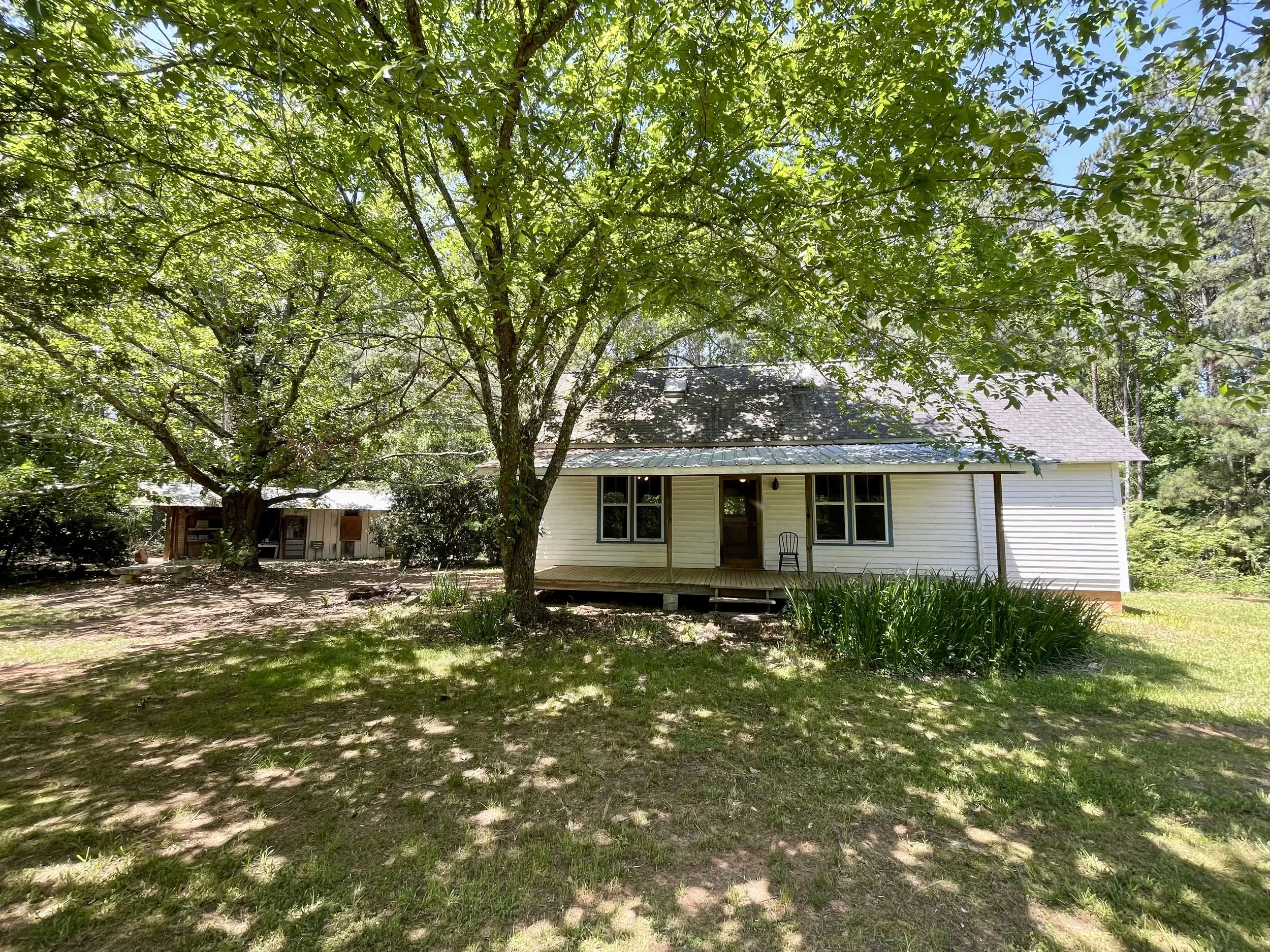 SOLD! - COOL OLD FARMHOUSE (c. 1880) ON ACREAGE IN WATKINSVILLE!