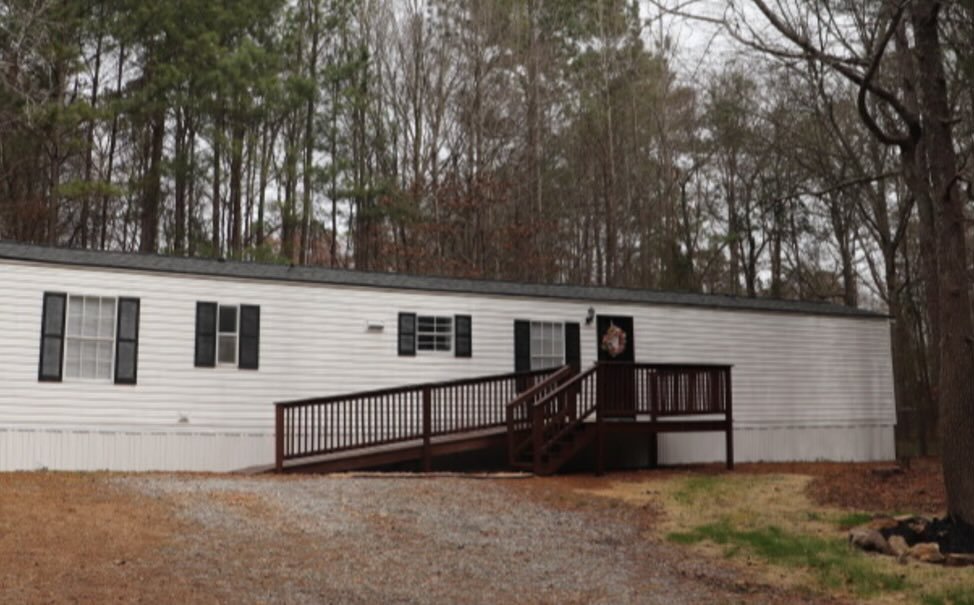 Recent Close!
Josh Walker just helped these buyers find this fully renovated 3bed/2bath home on 1.28 acres of land in Nicholson! 
Super private wooded lot, yet still close to town.
Congrats to the new homeowners!🎉

#athensga #soundrealestate #soundr
