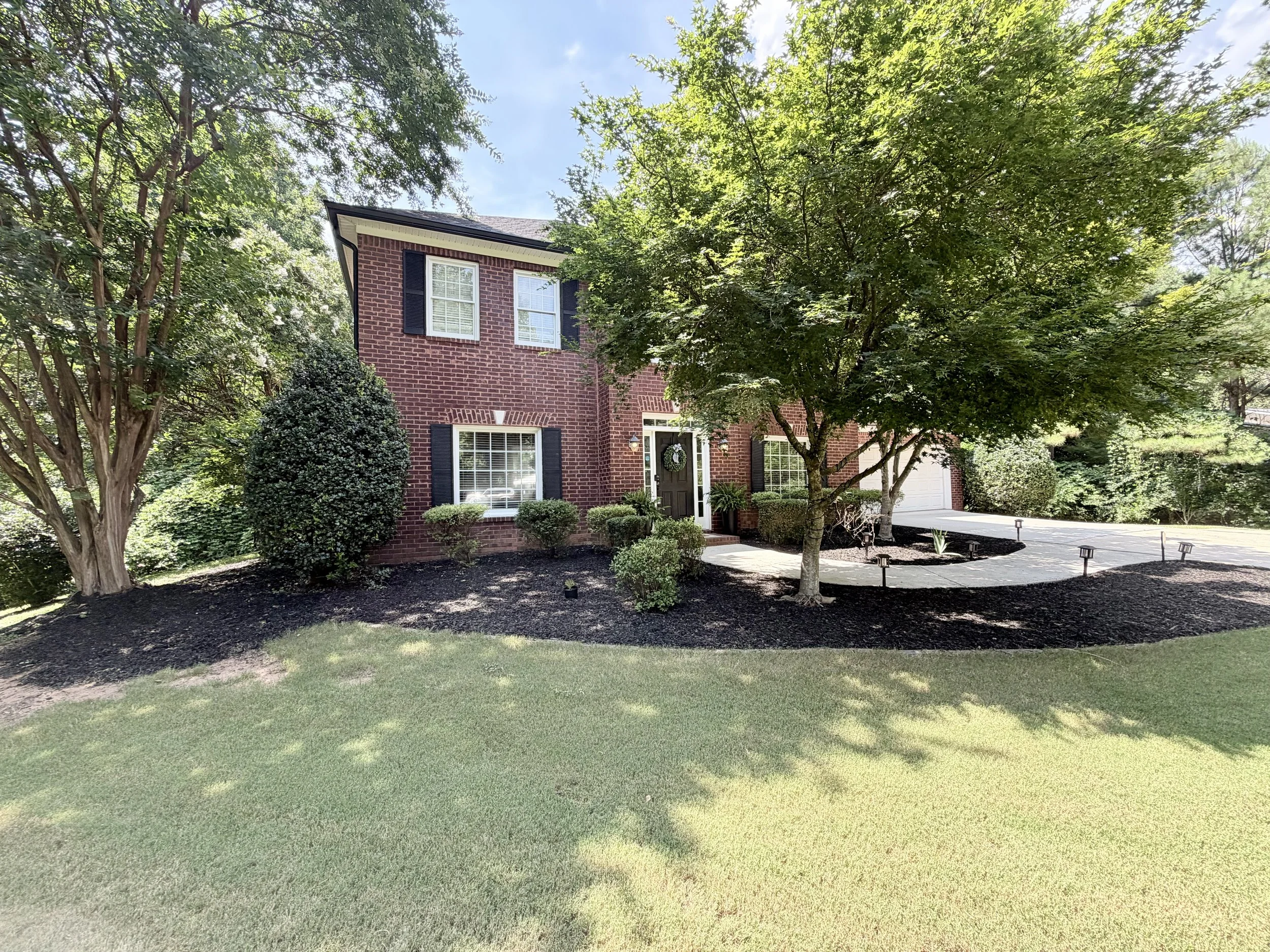 MOTIVATED SELLERS AND NEW PRICING AT $449,000! - 105 SANDSTONE DRIVE! BEAUTIFUL BRICK HOME ON 3 ACRES IN CEDAR CREEK!