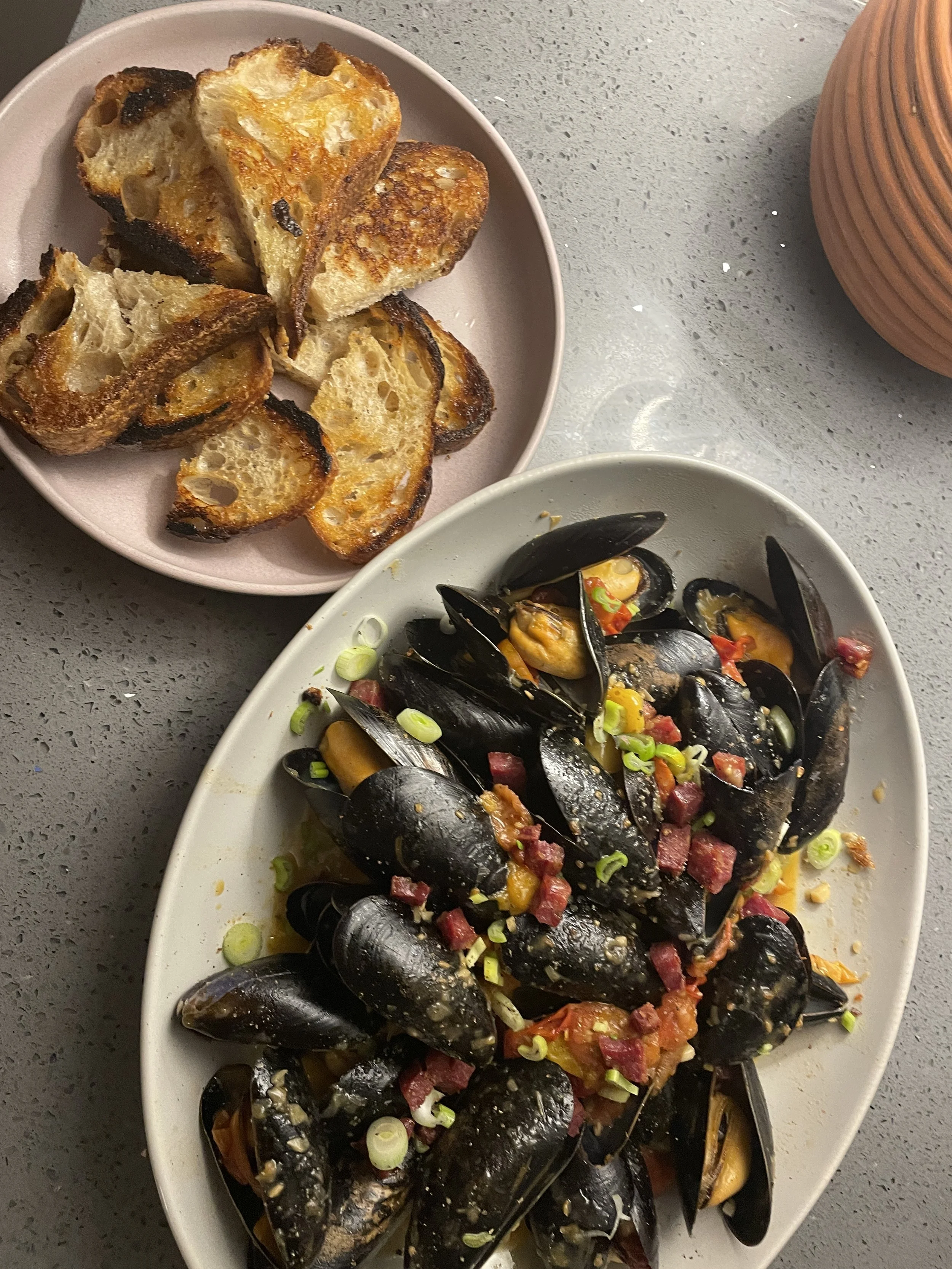 Mussels with Fennel-Tomato Broth and Crispy Salumi