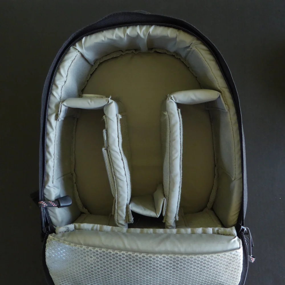 Lowepro Micro Trekker 100 (*) — Camera Center display picture 3
