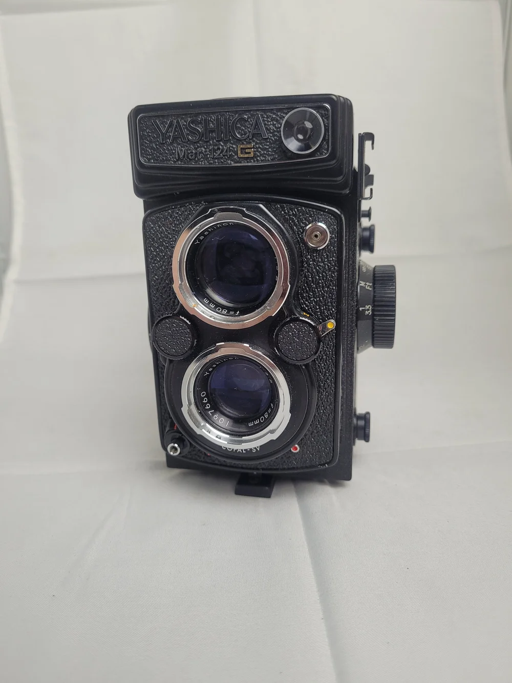 Yashica Mat-124G (*) — Camera Center