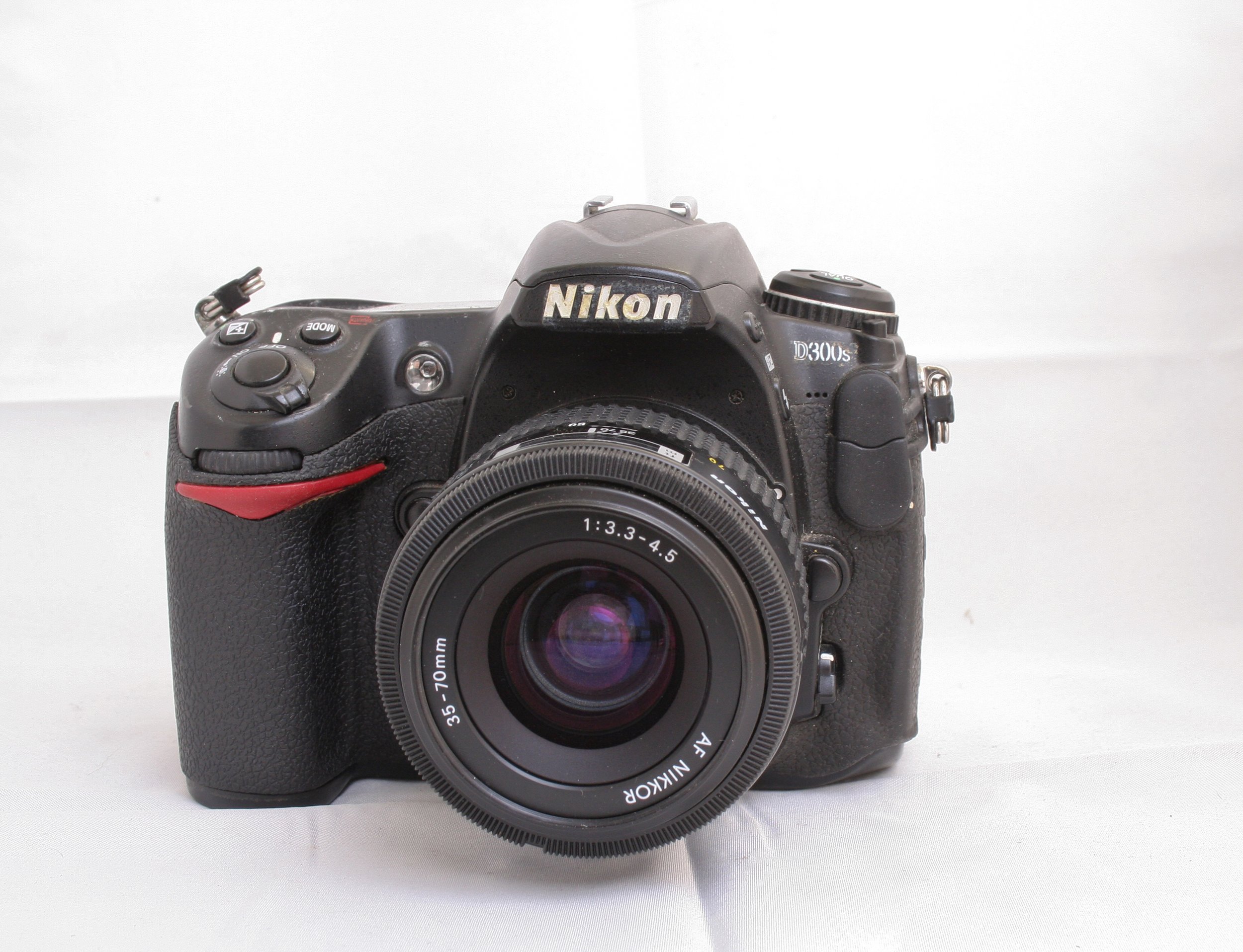 Nikon D300S w/35-70 AF Nikkor 3.5/4.5 (*) — Camera Center