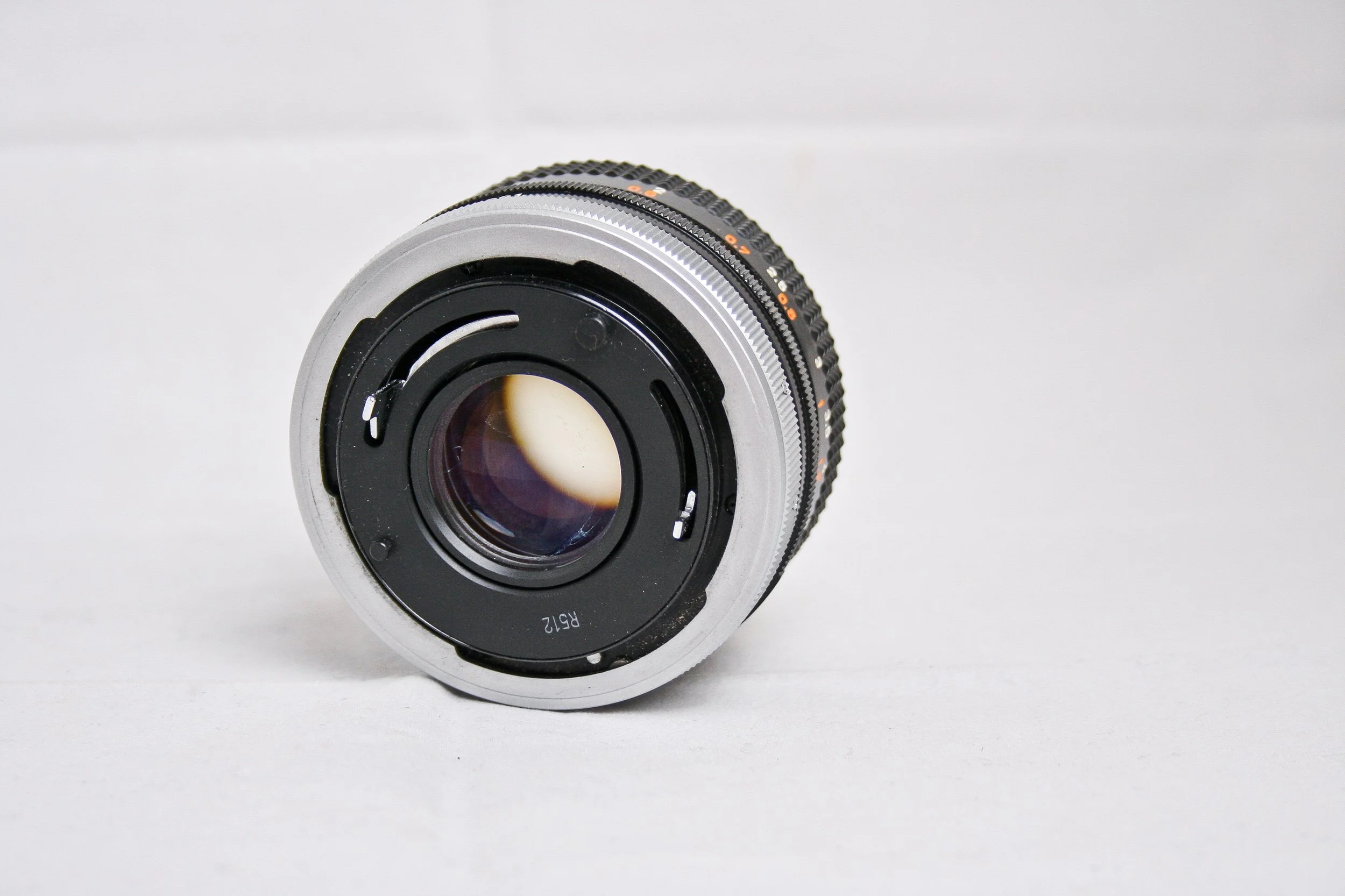 みさき　Canon 50mm Canon FD 50mm 1.8 SC Lens (*) — Camera Center