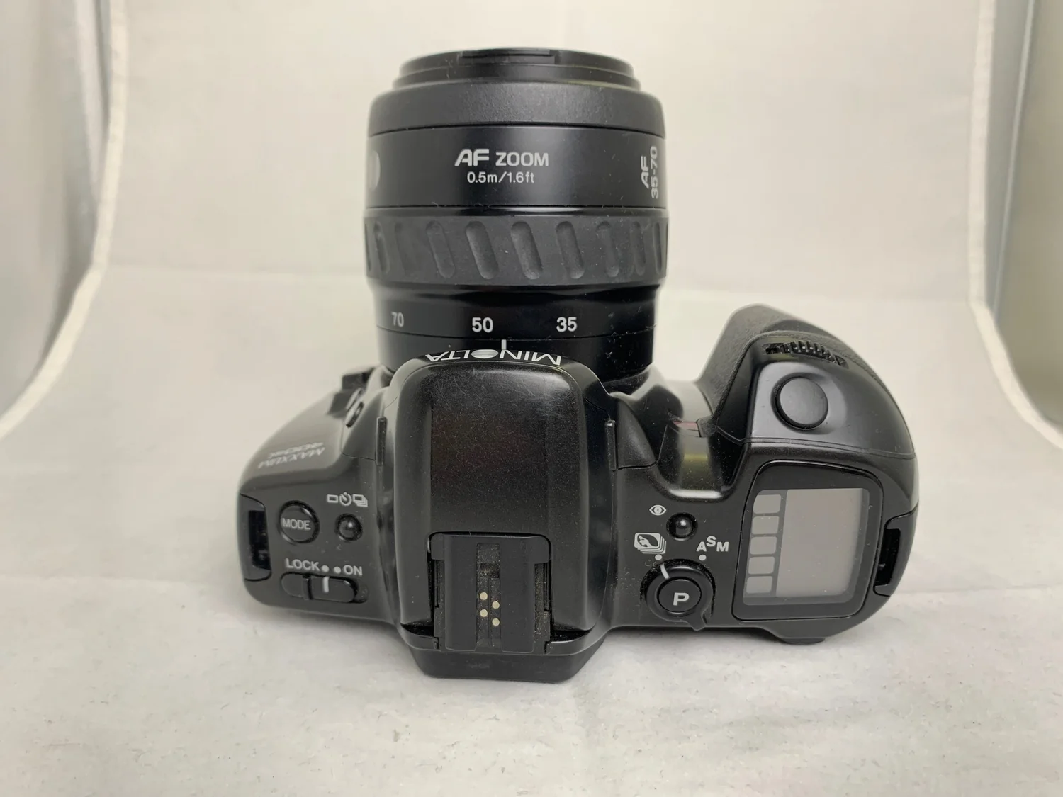 Minolta Maxxum 400si w/35-70 (*) — Camera Center