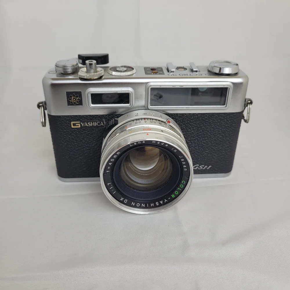Yashica Mat-124 (*) — Camera Center