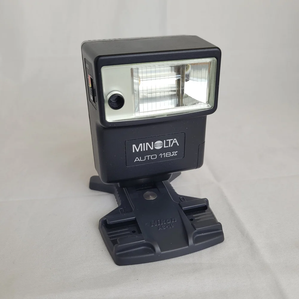 Minolta Auto 118X flash (*) — Camera Center