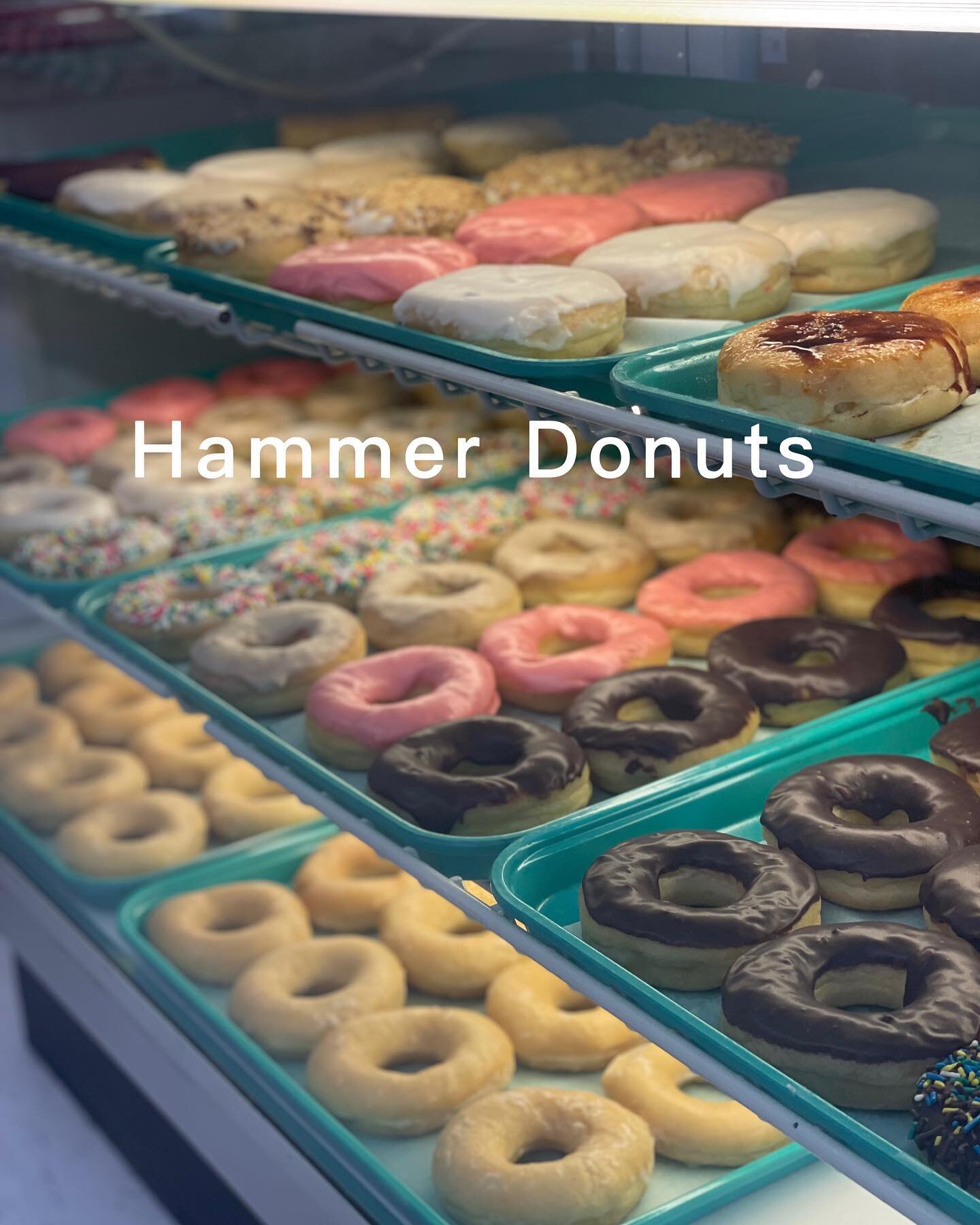 Happy Tuesday 🥰

#hammerdonuts #freshdonuts #handmadedonuts #donuts #doughnuts #donutshop #donutandcoffee #fooddelivery #grubhub #cakedonuts #yeastdonuts #downtownlafayette #sprinkledonut #glazeddonuts #filleddonuts  #ドーナツ #甜甜圈 #도넛