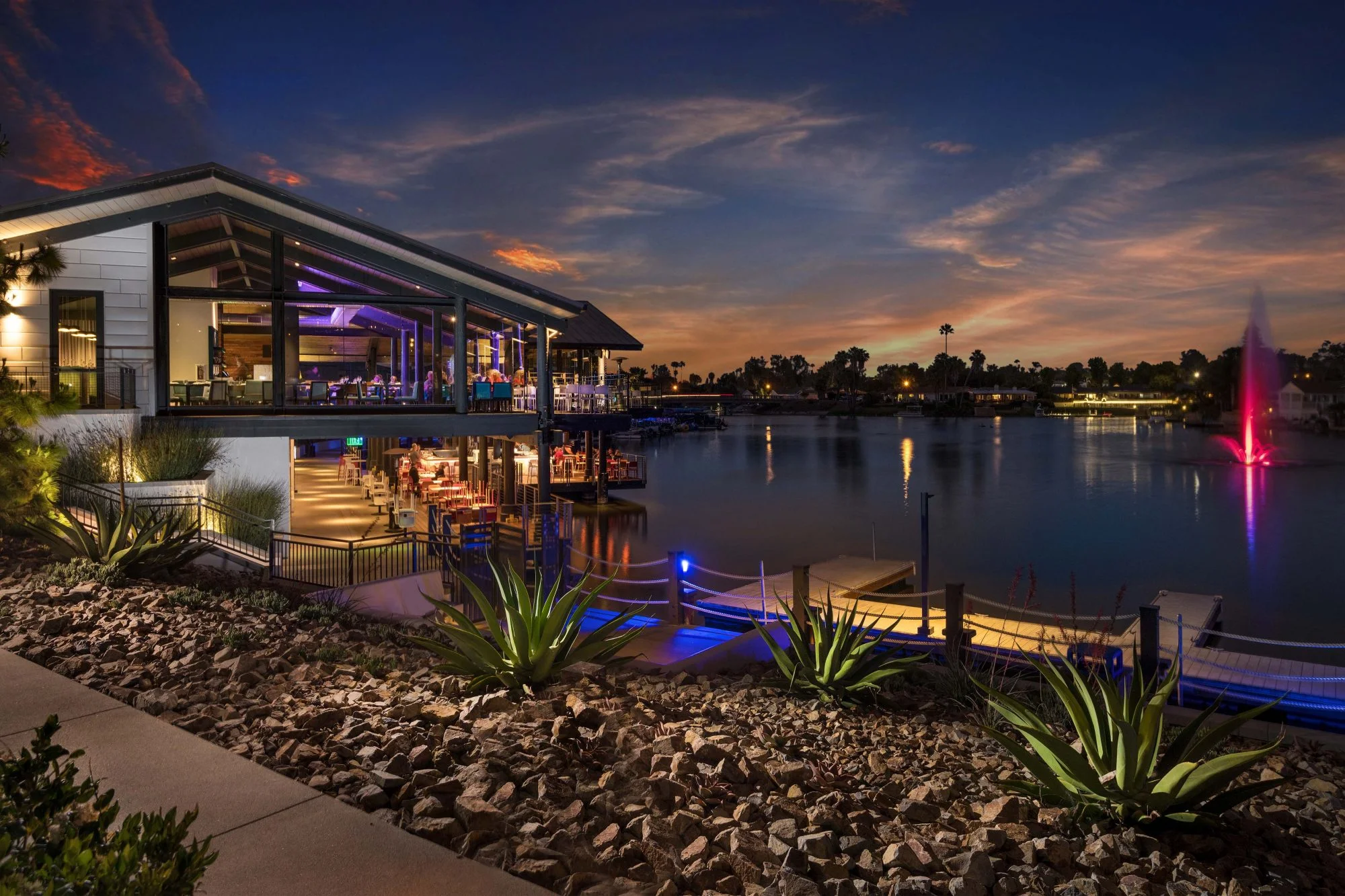 Decoy_NightLakeView-2000x1333.jpg