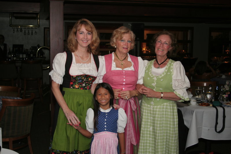 German heritage, Jenna, mom and aunt.JPG