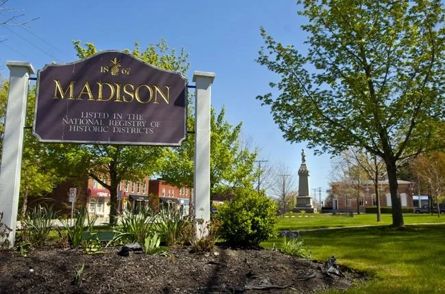 madisonvilagesign.jpg