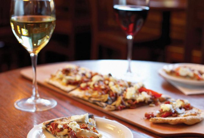 wine_and_flatbread_pizza.jpg