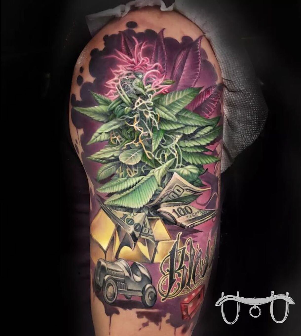 Here&rsquo;s a fun piece that Ryan Muldoon @ryanm_tattoos has been working on!💵💵💵Tap link in bio to get started on your next tattoo🤳! .
.
.
.
⚜️OXBOW TATTOO⚜️
.
#oxbowtattoo #tattooartist #matattooshop #westernmatattoo #tattoo #tattoos #newschool
