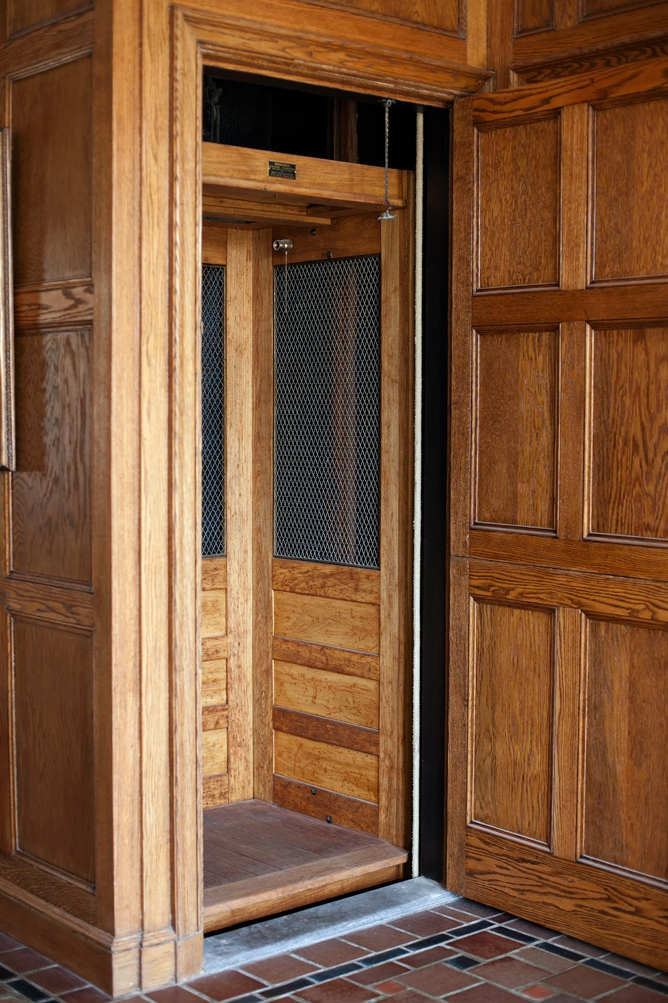 dumbwaiter copy.jpg