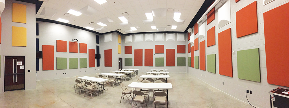 The large Blue and Gold MP rooms are built to mirror the size of the stage. Each room features full acoustical sound baffles, drop down projector screens and HD projection, audio and live TV feeds from the stage. At 2000 sf of space, each of the large MP rooms can accommodate up to 170 people on full risers. A smaller 1000 sf ‘Green’ rooms is ideal for small meetings and VIP pre-event gathering. A mobile projector and screen are available.