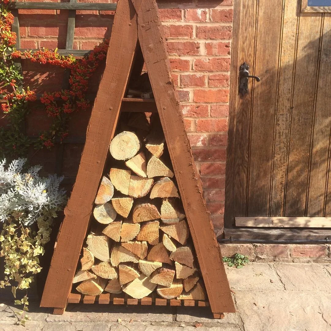 I&rsquo;ve built a store to house the kiln-dried logs for Pear Tree Cottage so that our firsts can keep themselves toasty warm this winter with it&rsquo;s log burner.

#cottagestyle #vacation #gaycation #holidays  #weekend #countrycottage #holidaycot