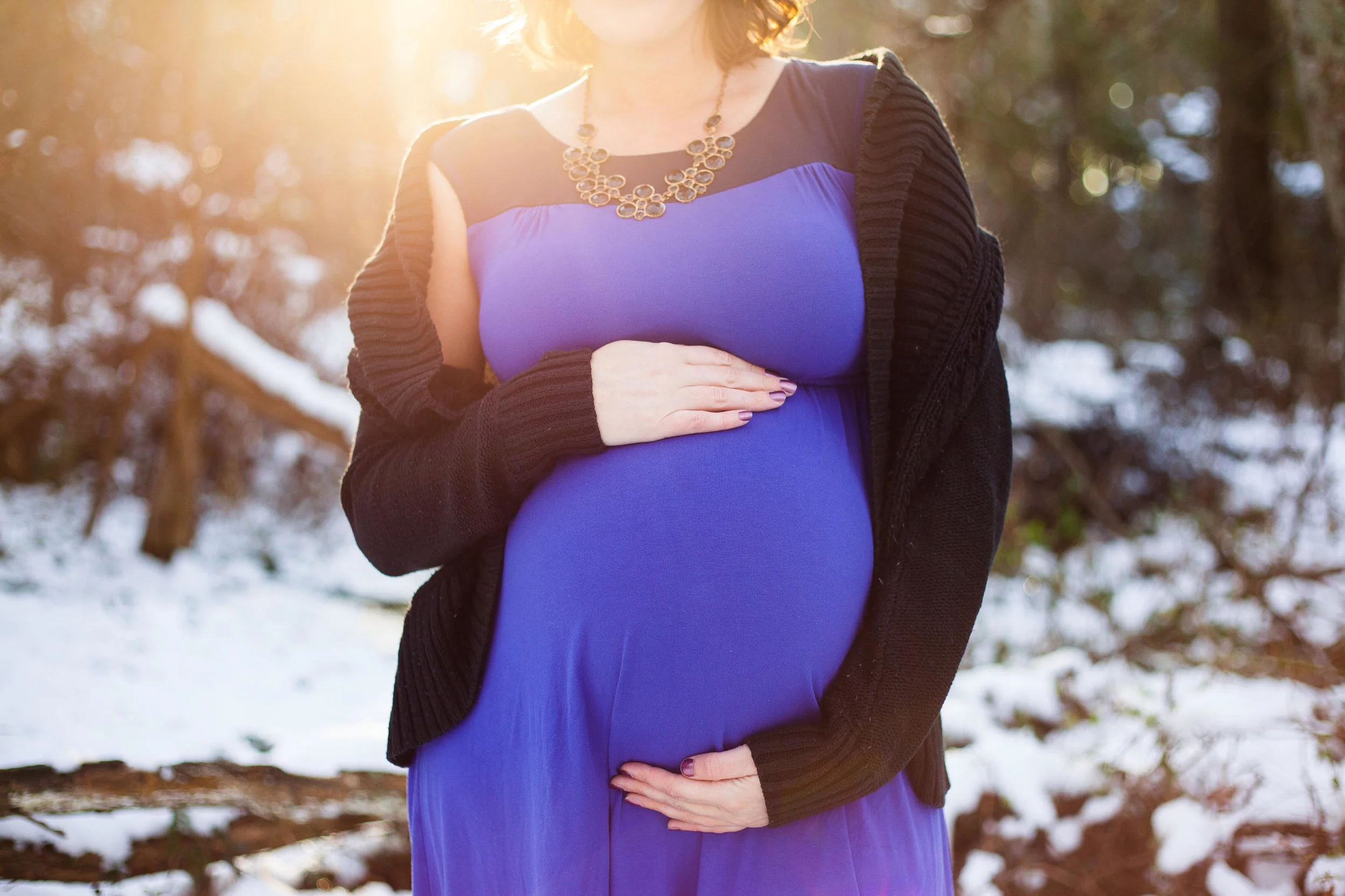 bailey-snowy-maternity-session-8101.JPG
