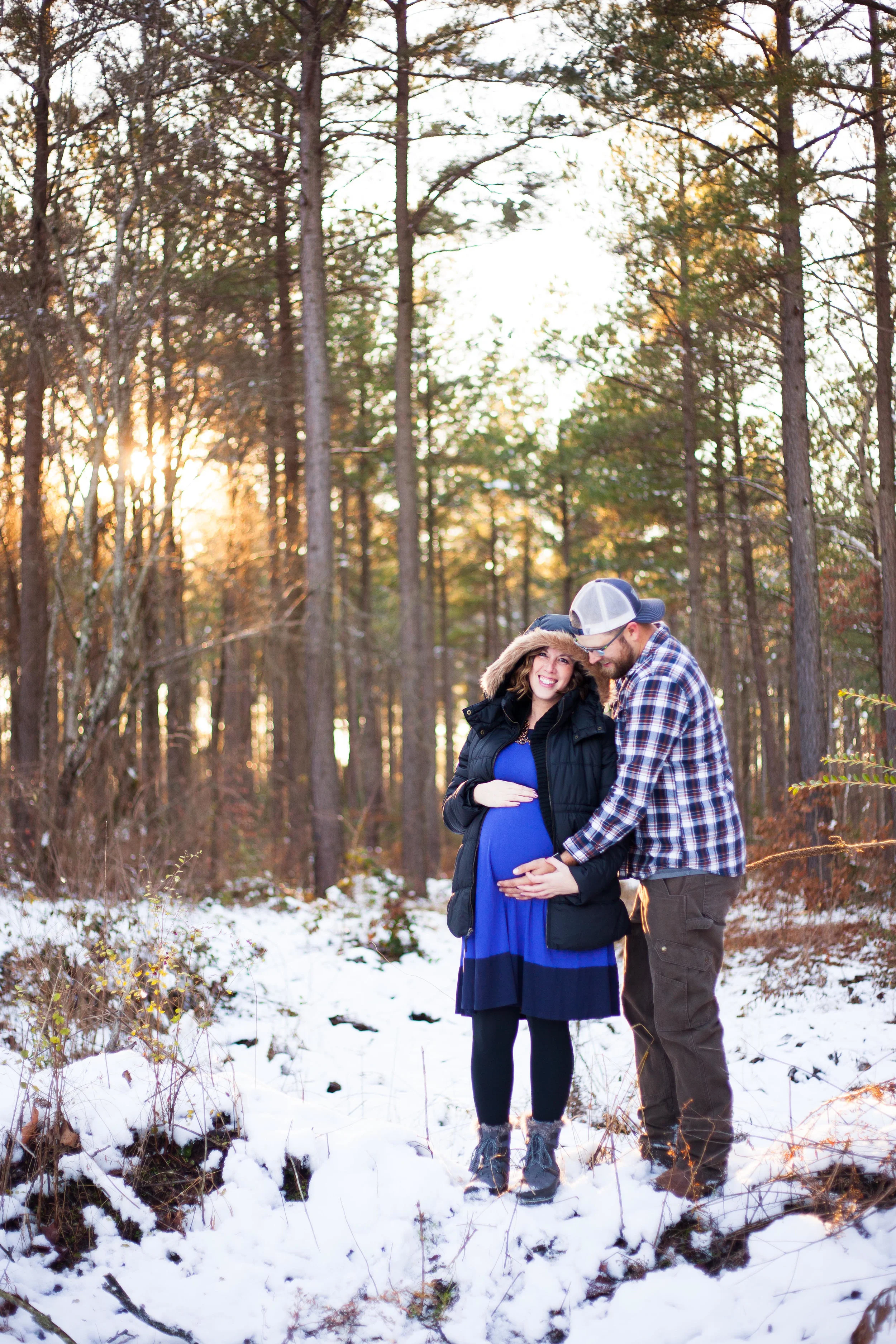 bailey-snowy-maternity-session-8273.JPG