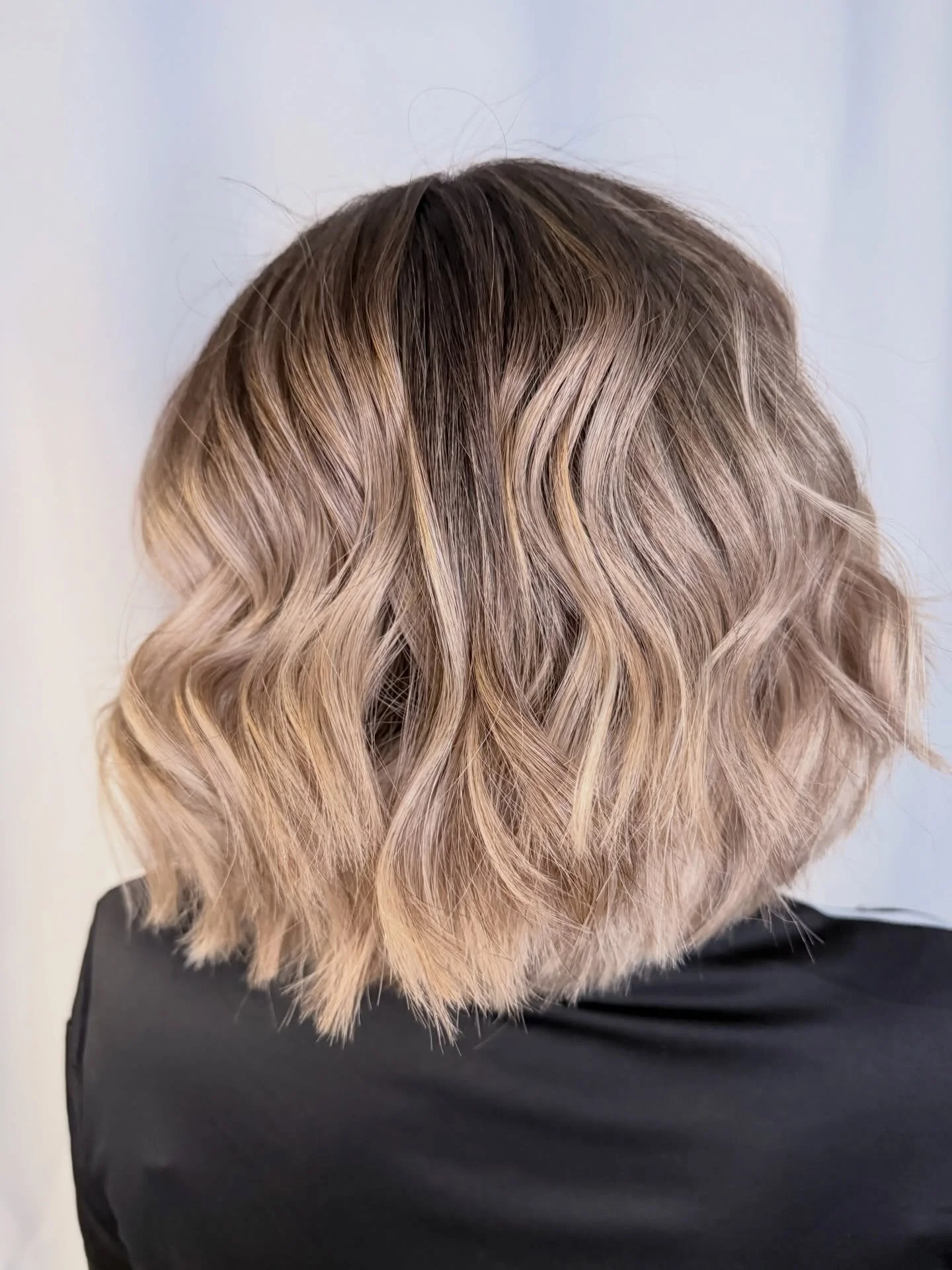 Ashy tones can be the enemy of brightness. I&rsquo;ve had this conversation with a few clients lately and this gorgeous guest is one of them. 

We made the choice to keep some warmth to preserve the brightness since she has been trying to get her hai