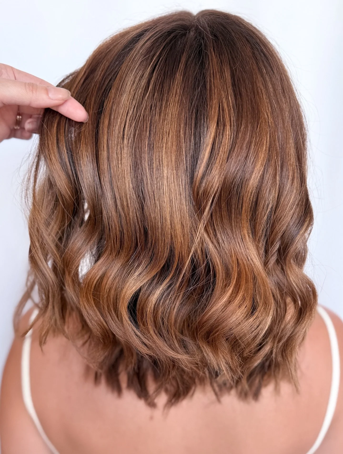 In honor of getting my lovely guest @rachel.engelskirger color ready for her wedding I thought I&rsquo;d but together some wedding/event color do&rsquo;s and don&rsquo;ts:

DO get your color done 2-4 weeks before your event. You want to make sure it&